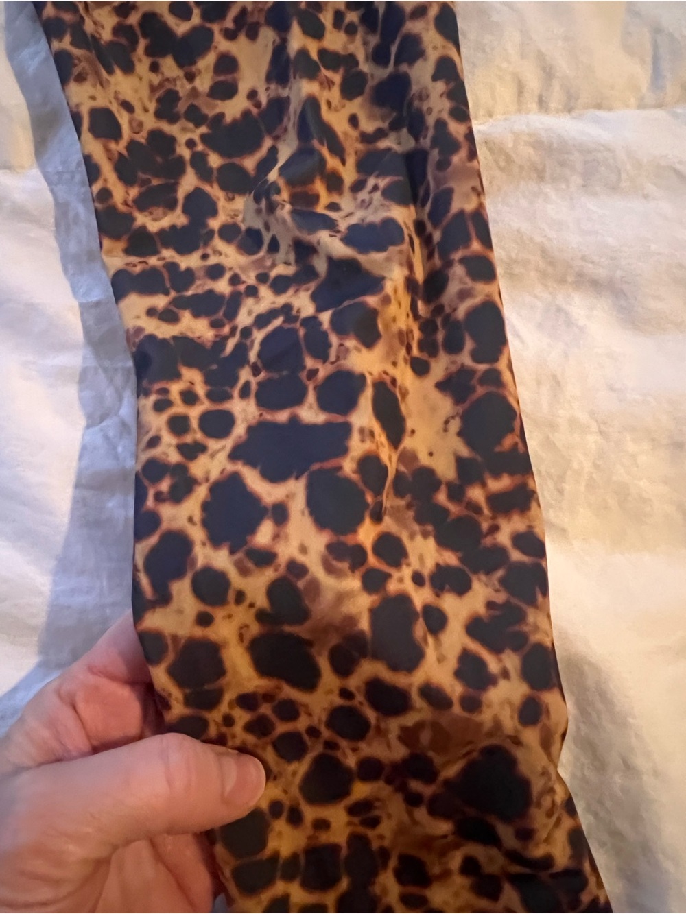Onzie Tortoise Shell Matching Set Chic Bra Medium + High Rise Capri Small - Picture 6 of 11